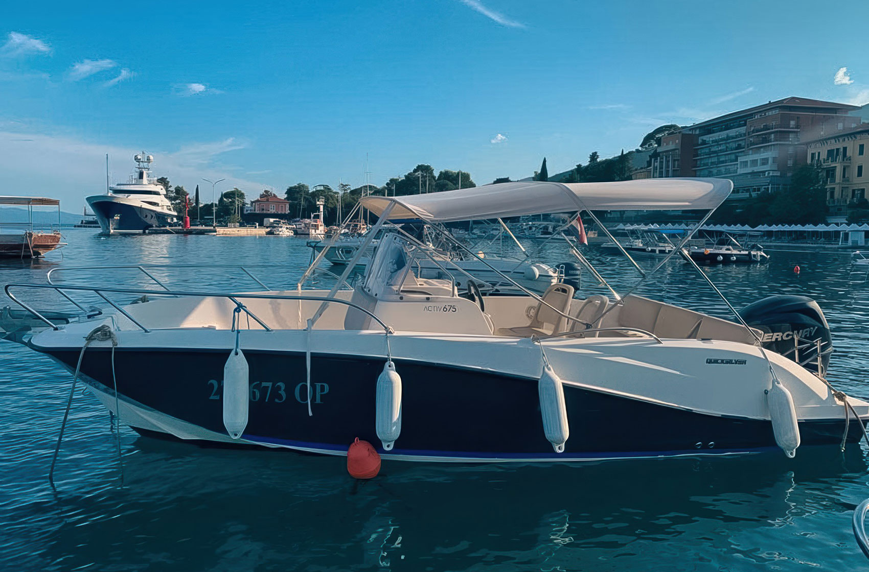 Quicksilver 675 Open - Blue
