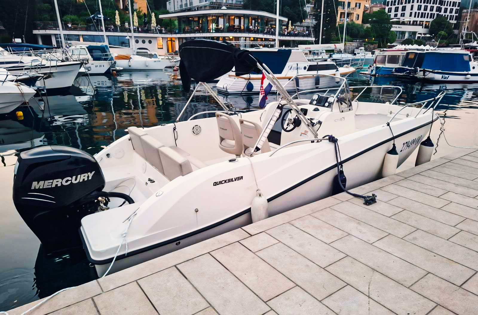 Quicksilver 675 Open - White